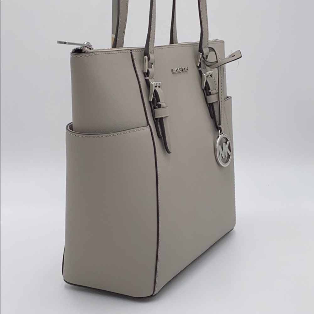 MICHAEL KORS CHARLOTTE LARGE TZ TOTE PEARL GREY - Picture 4 of 16